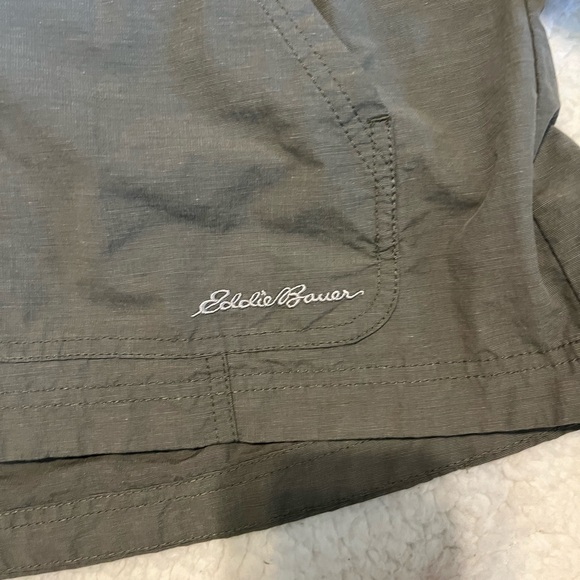 Eddie Bauer women’s  Green Hooded Jacket - Picture 5 of 7